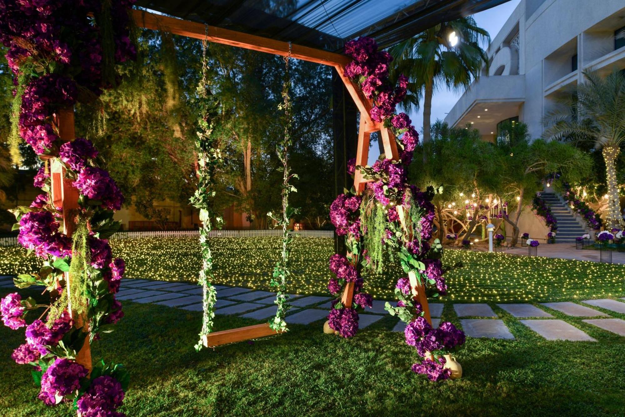 Hotel The Ritz-Carlton, Ad Dawhah Esterno foto The garden at the Four Seasons Hotel, Miami
