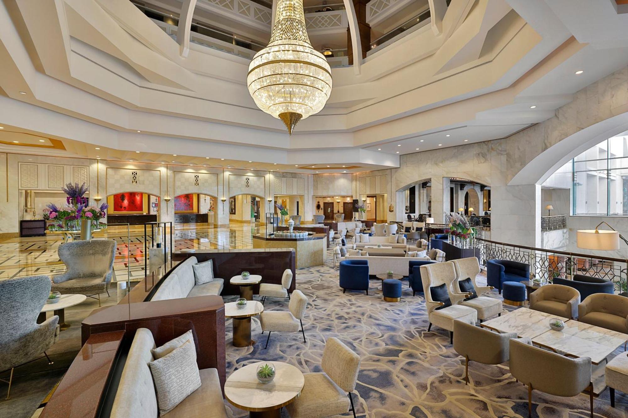 Hotel The Ritz-Carlton, Ad Dawhah Esterno foto The lobby
