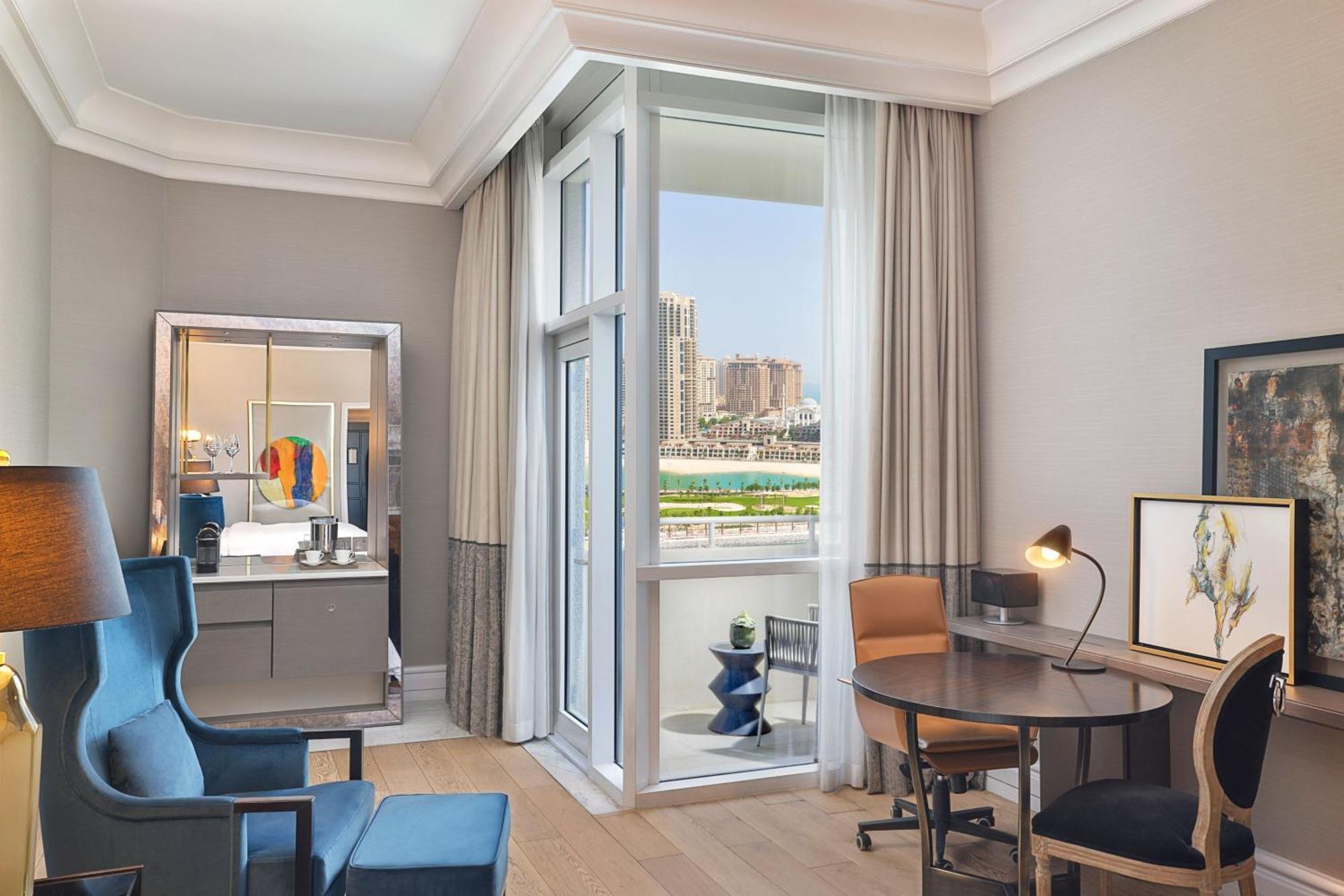 Hotel The Ritz-Carlton, Ad Dawhah Esterno foto A guest room at the Westin Dubai