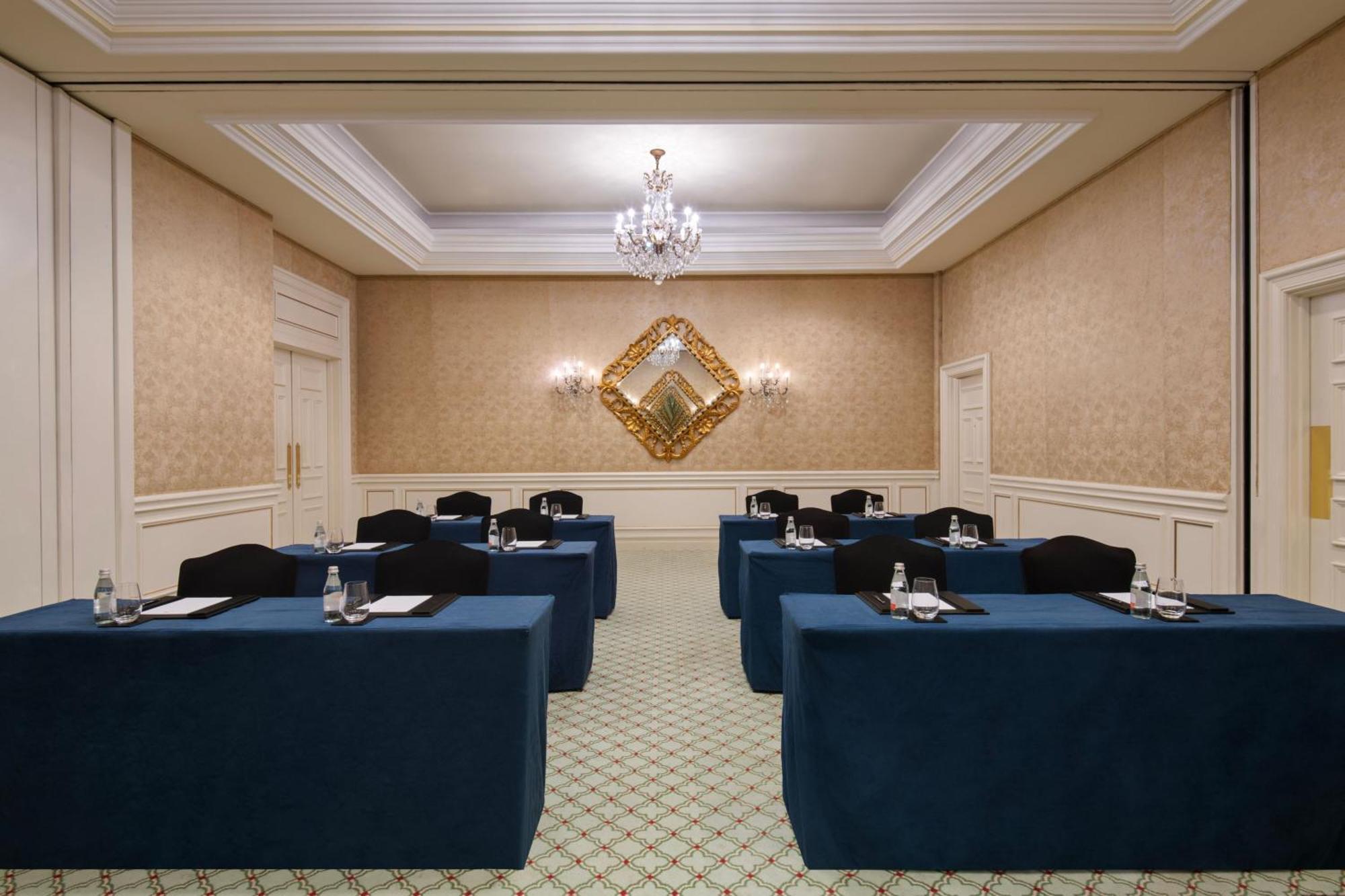 Hotel The Ritz-Carlton, Ad Dawhah Esterno foto Meeting room