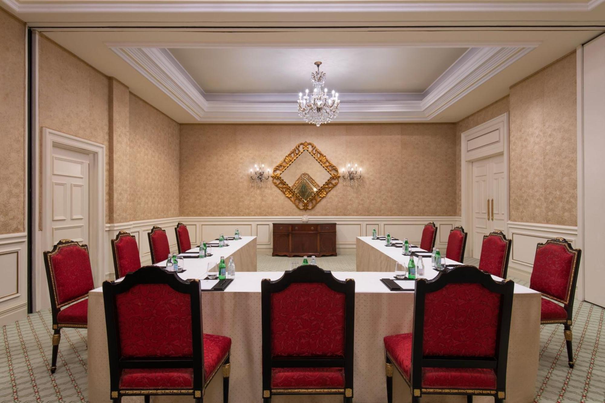 Hotel The Ritz-Carlton, Ad Dawhah Esterno foto Meeting room